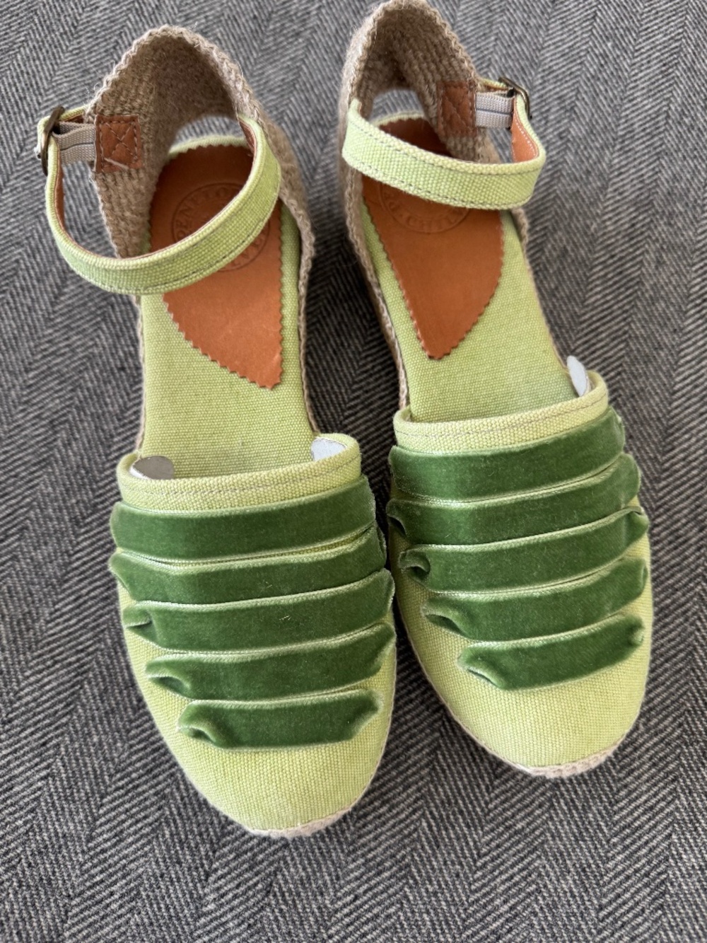 NWT, PENELOPE CHILVERS, LOW MARY JANE DALI ESPADRILLES